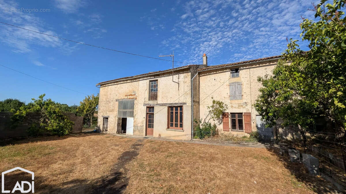 Maison à PAMPROUX