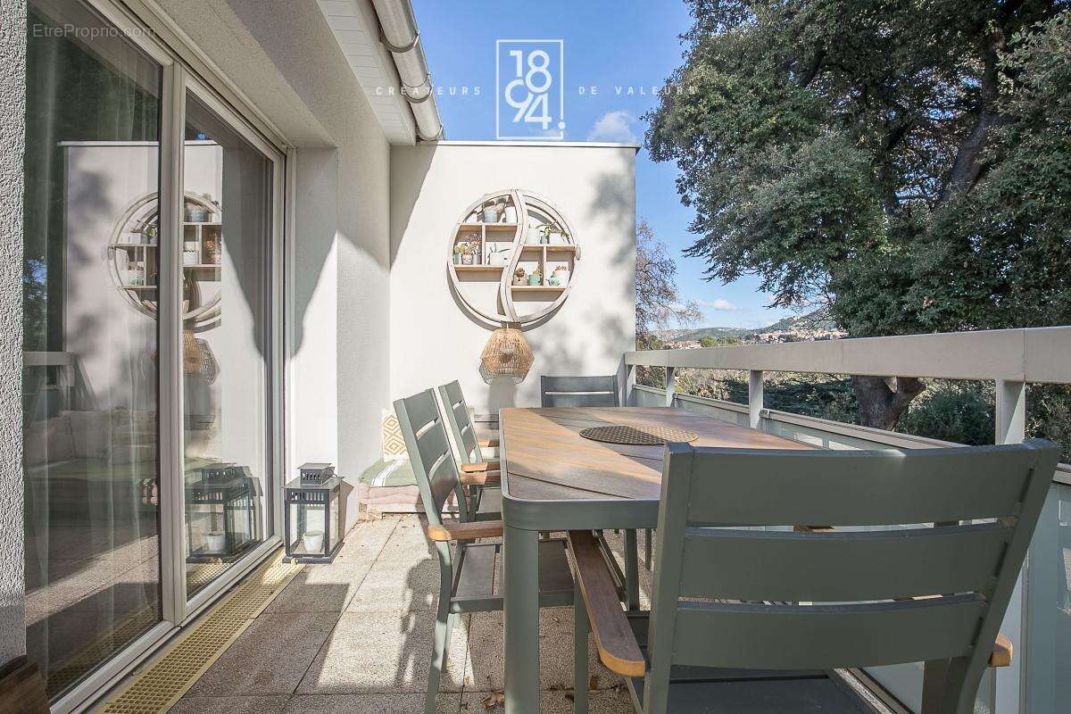A vendre appartement T3 moderne avec terrasse ET PARKING DOUBLE EN SOUS SOL - photo 3