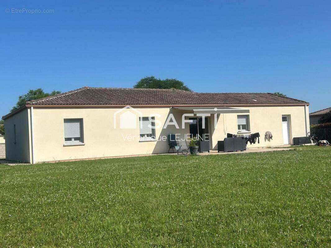 Photo 1 - Maison à ROQUEFORT