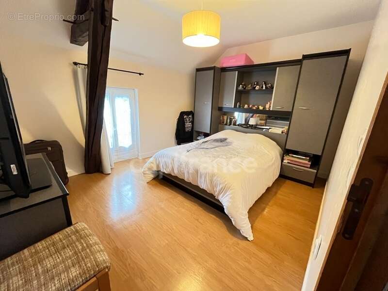 Maison de village - dpe : c - 4 chambres - piscine couverte - aucuns travaux a prevoir - photo 7