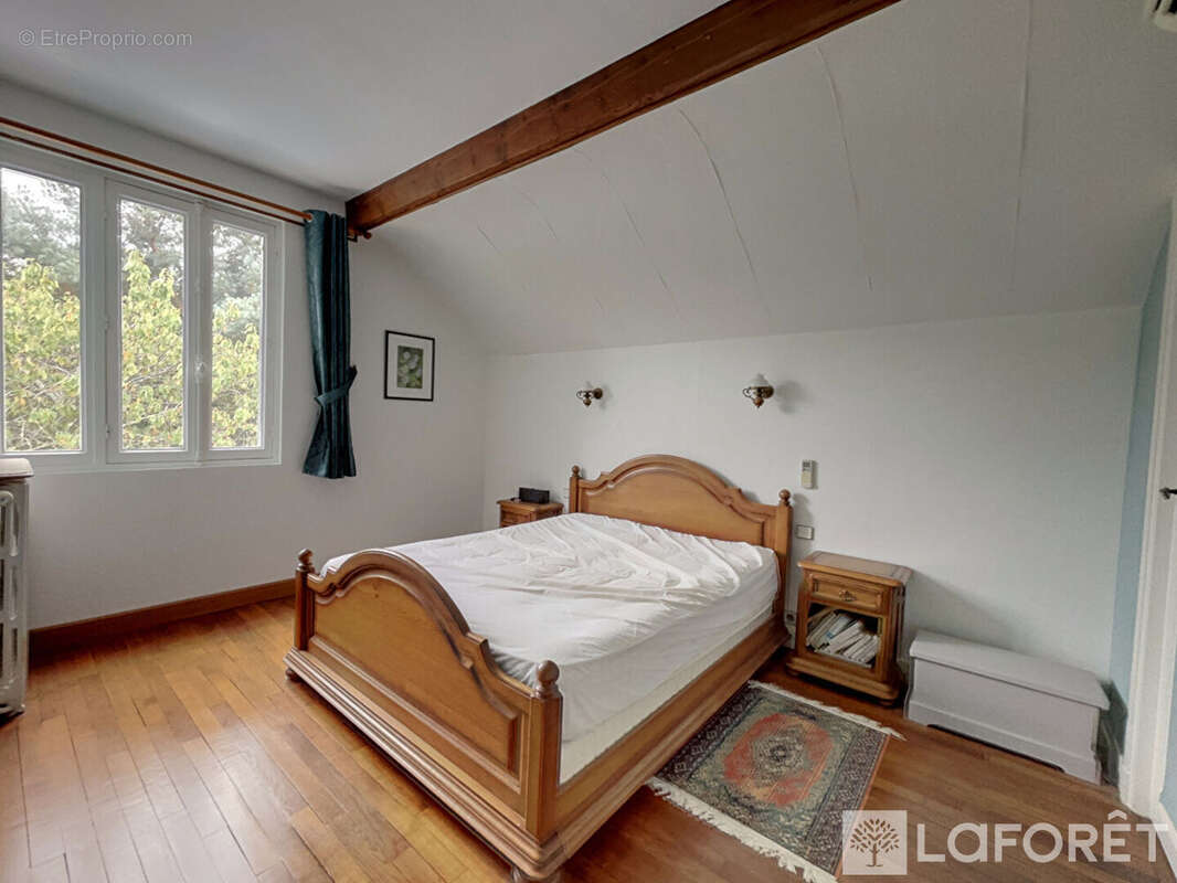 Maison à SAINT-REMY-LES-CHEVREUSE