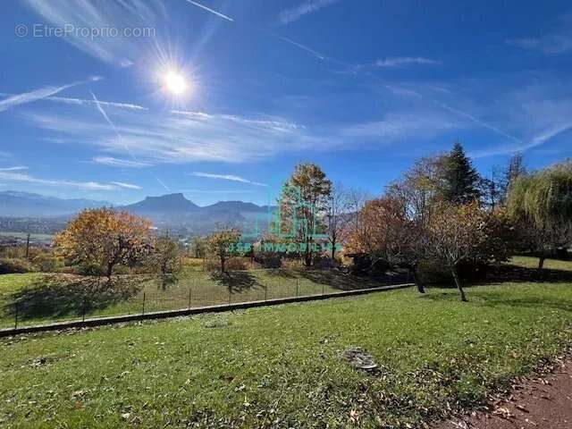 Terrain à SAINT-ALBAN-LEYSSE