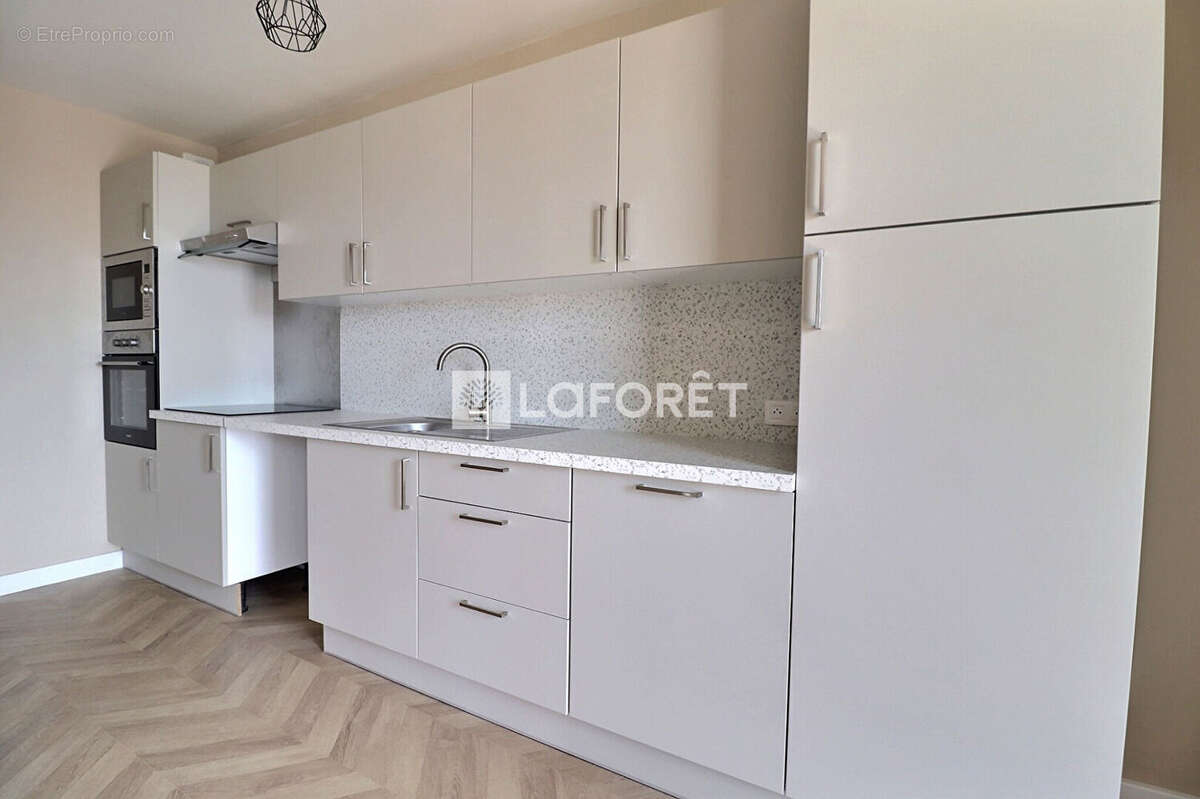 Appartement Toulon 4 pièce(s) 74 m2 - photo 3