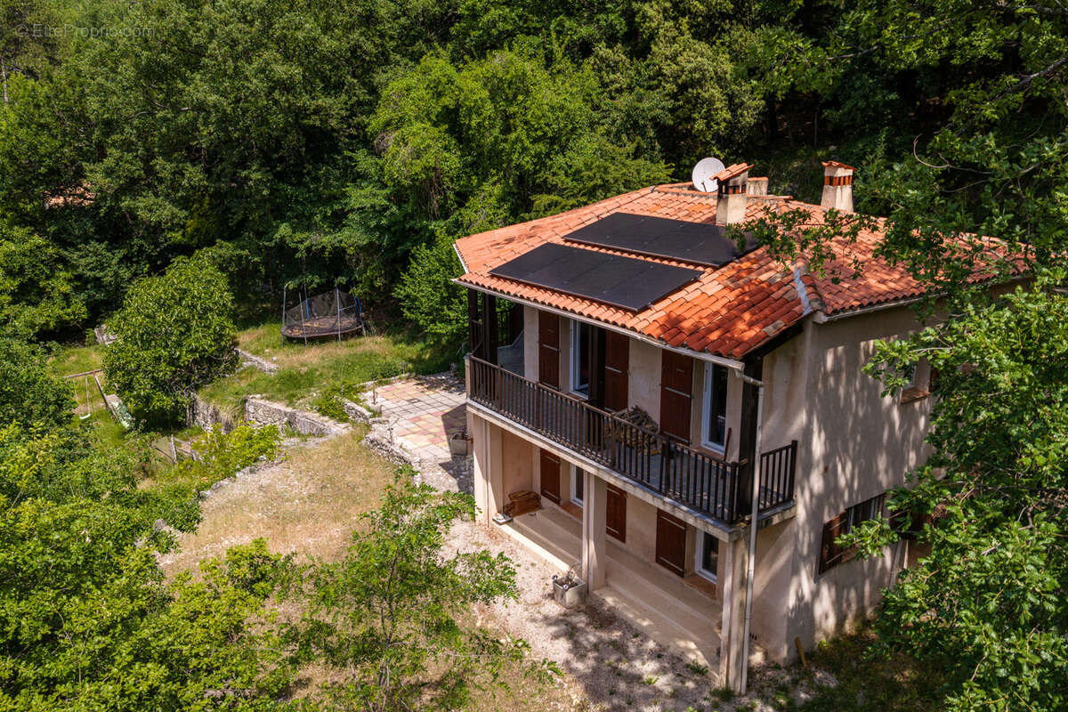 Maison à GREOLIERES