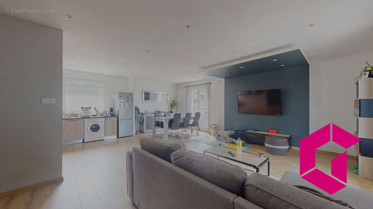 Maison à BELLEGARDE-EN-FOREZ