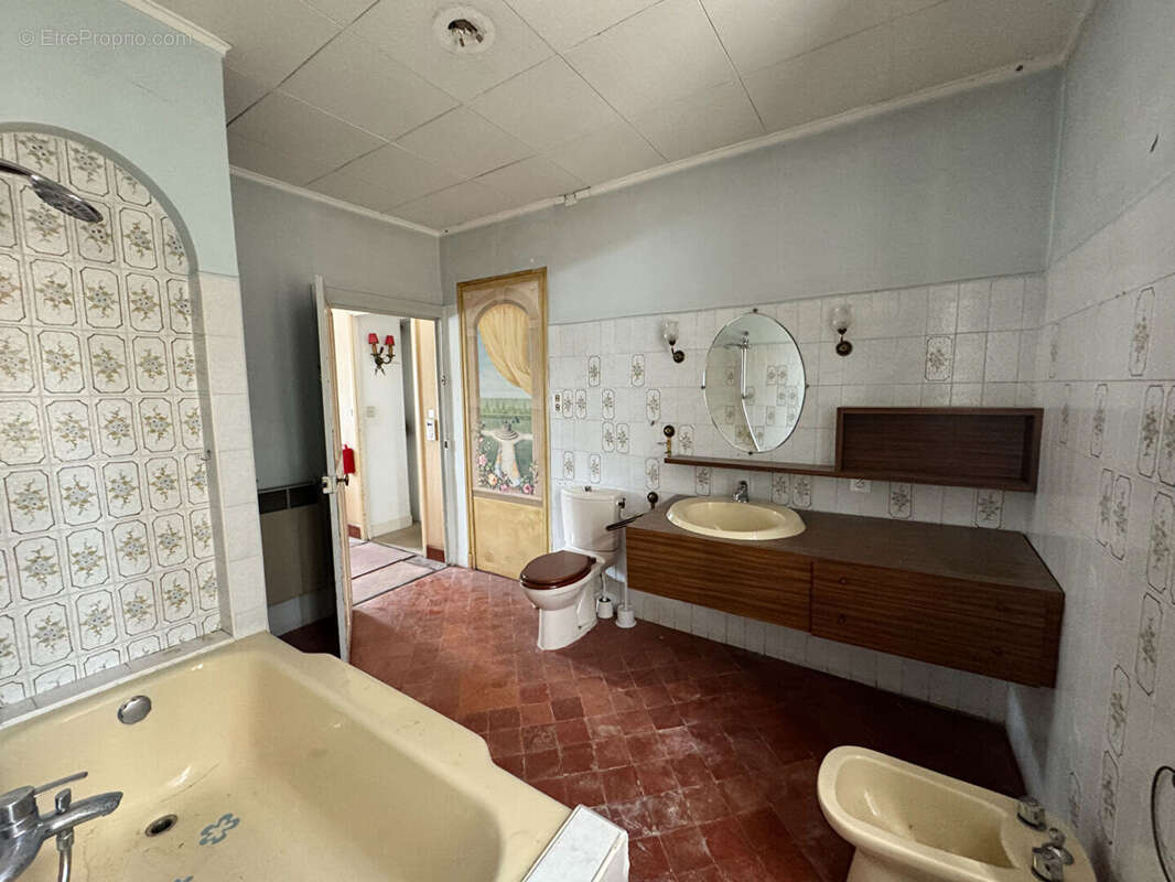 Maison à CHATEAUNEUF-DE-GADAGNE