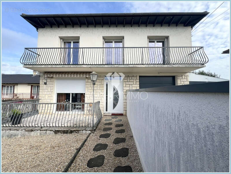 Maison à DAMPNIAT