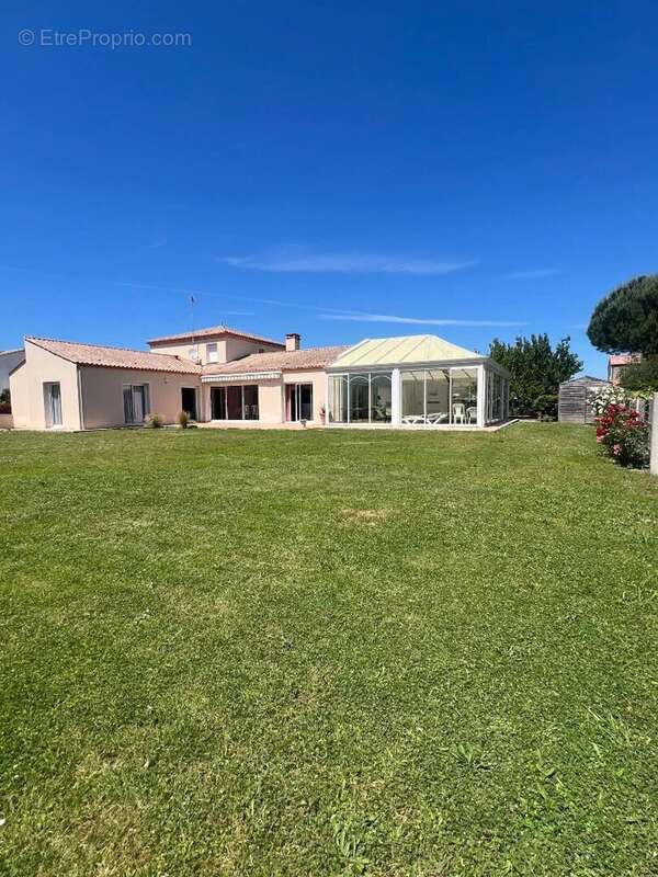 Propriété  Jard Sur Mer 7 pièce(s) 232 m2 - photo 15