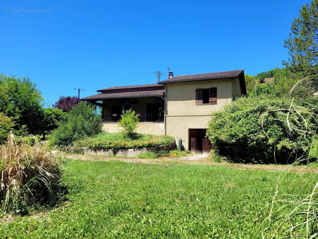 Maison à MONTAIGU-DE-QUERCY