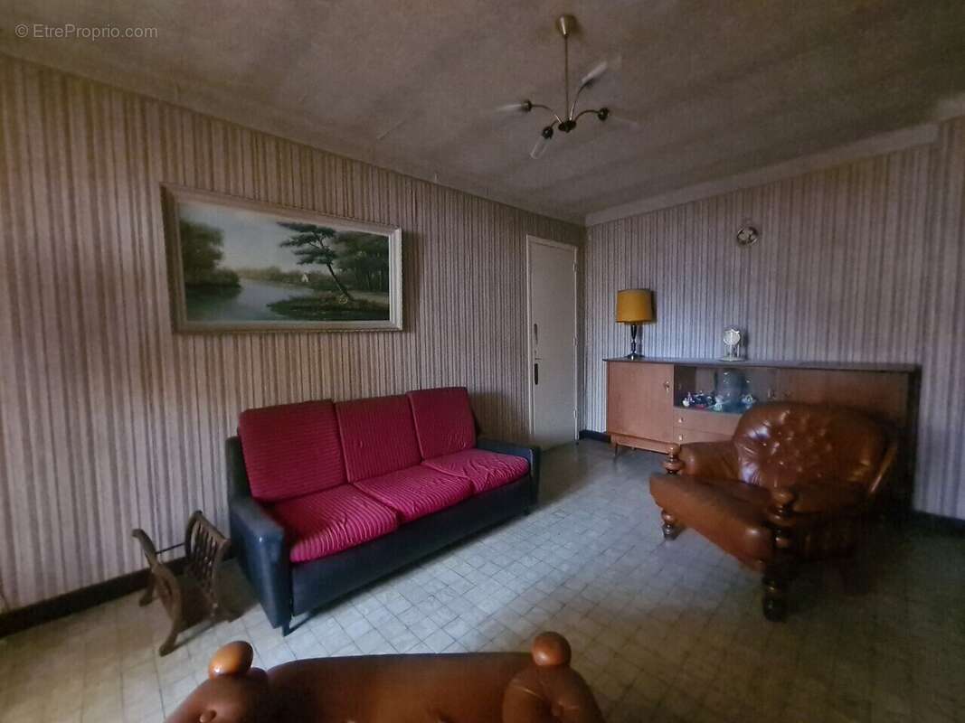 Maison à SAINT-ANDEOL-LE-CHATEAU