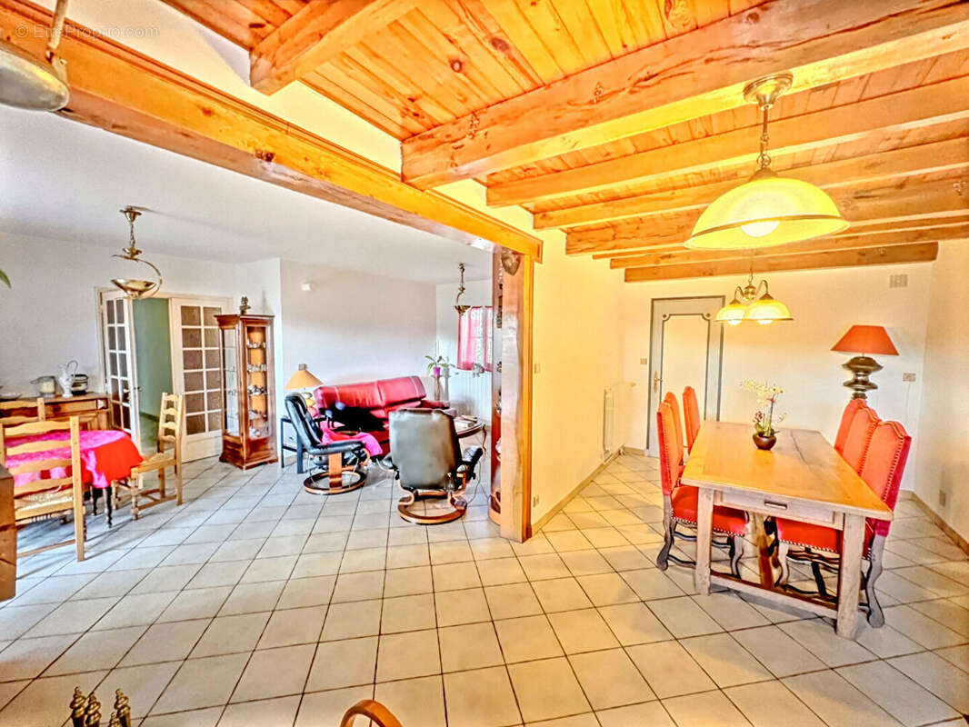 Maison à LE FAUGA