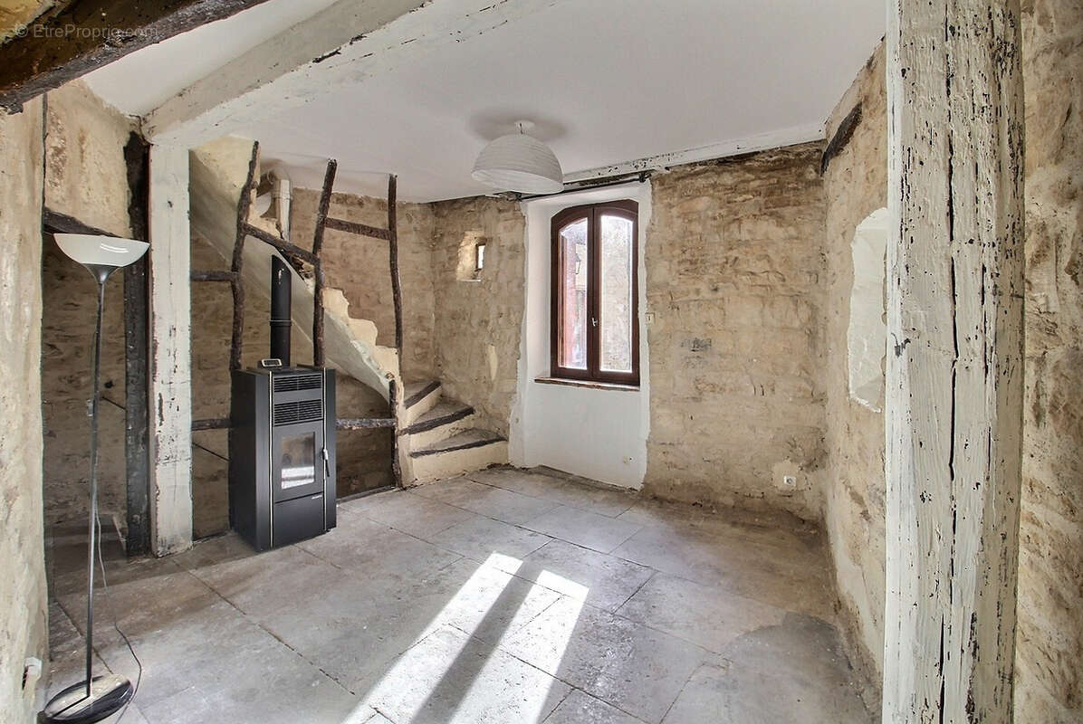 Maison à SAINT-MARTIN-DE-LONDRES