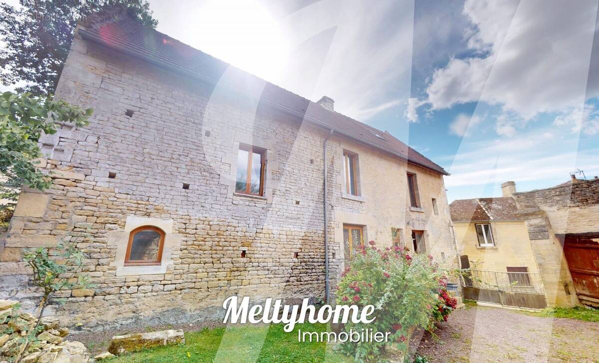 Maison à COLOMBIERS-SUR-SEULLES