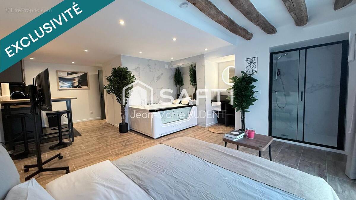 Photo 1 - Commerce à SAULX-LES-CHARTREUX