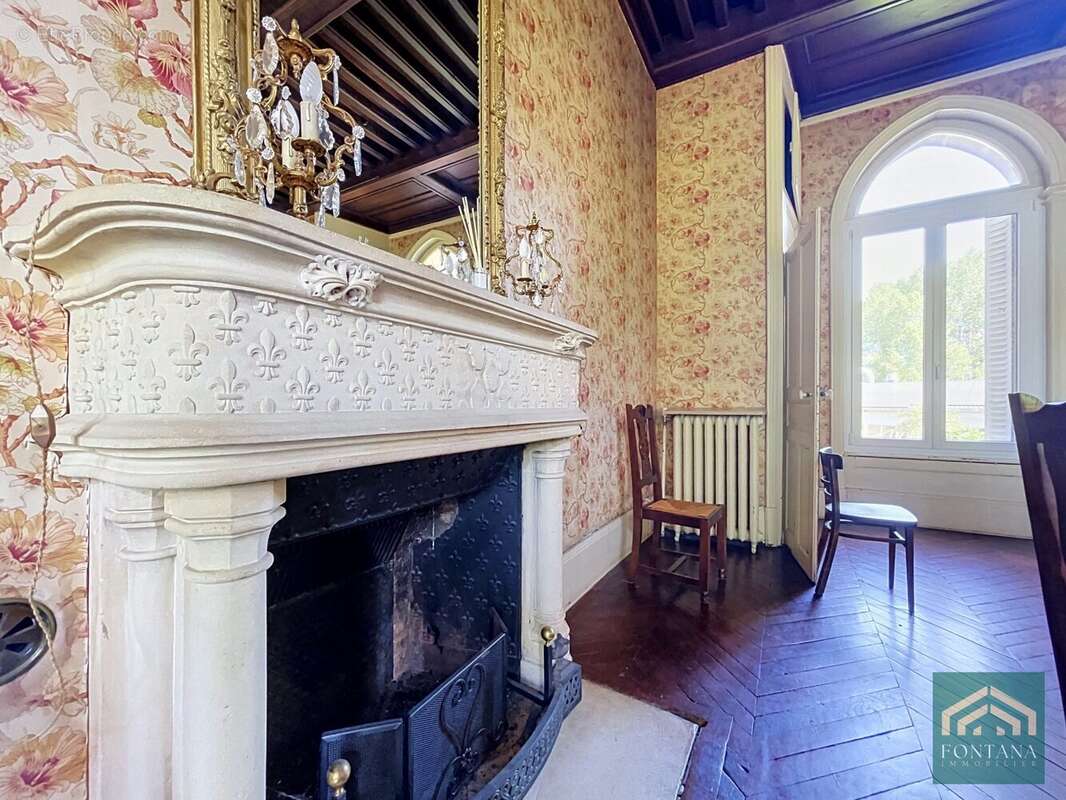 564 m² à Thiers  - photo 9