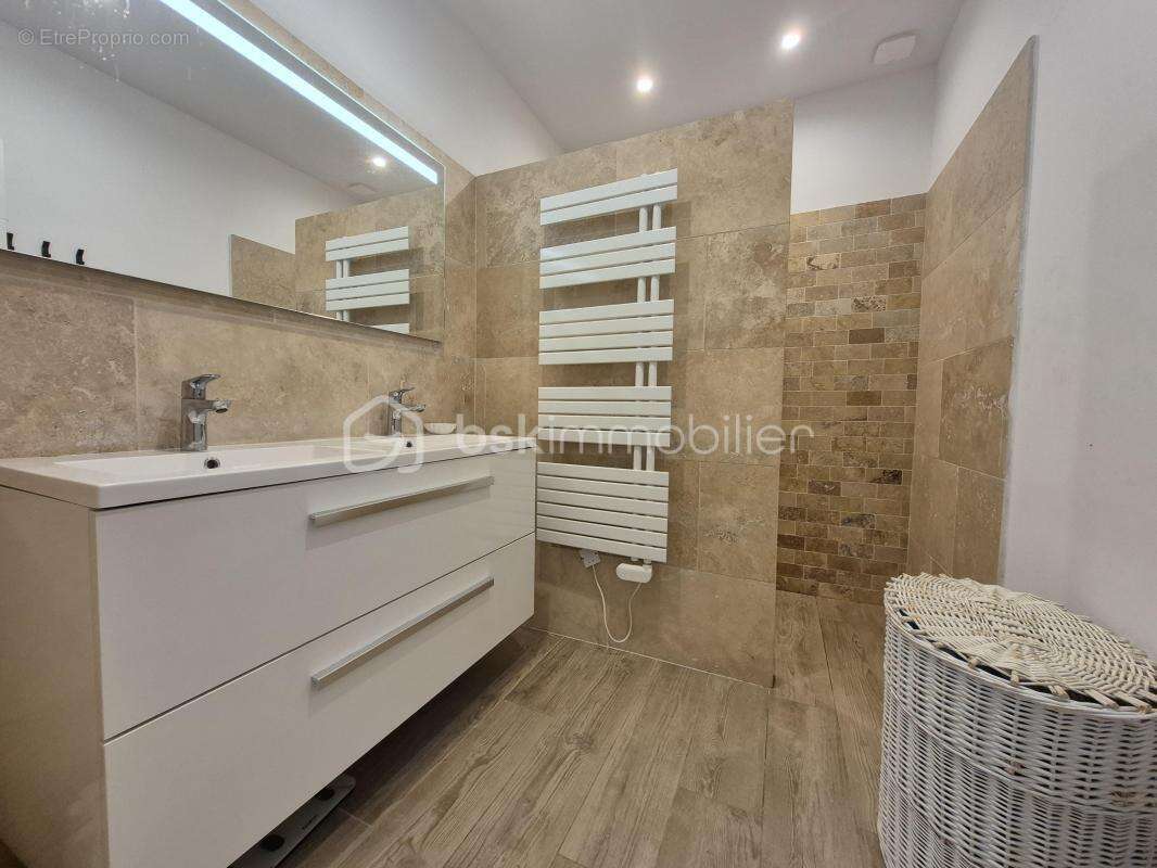 Appartement à CARQUEIRANNE