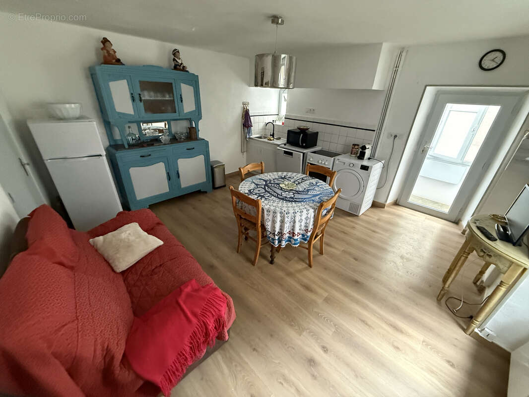 Maison à SAINT-FELIX-DE-SORGUES