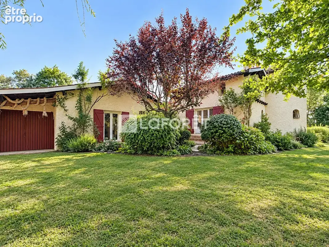 EXCLUSIVITE LAFORET-Maison Beychac Et Caillau 6 pièce(s) 195 m2 - photo 3