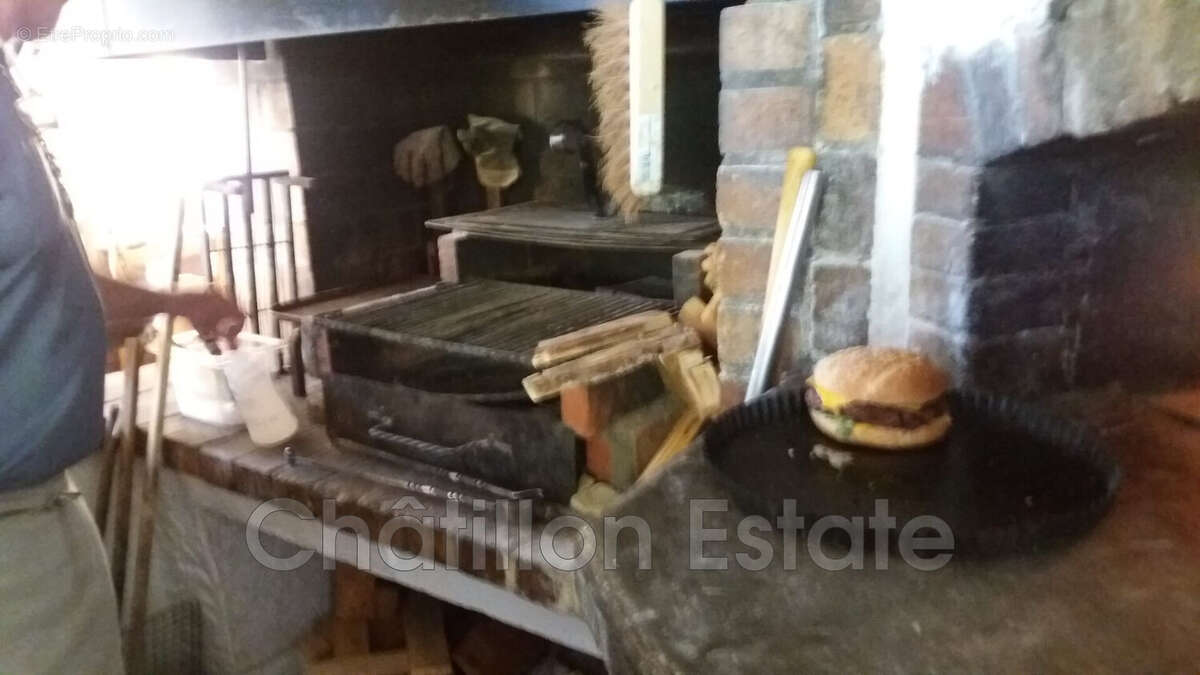 Commerce à VALLAURIS