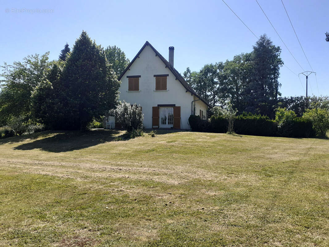 Maison à SAINT-HILAIRE-LES-PLACES