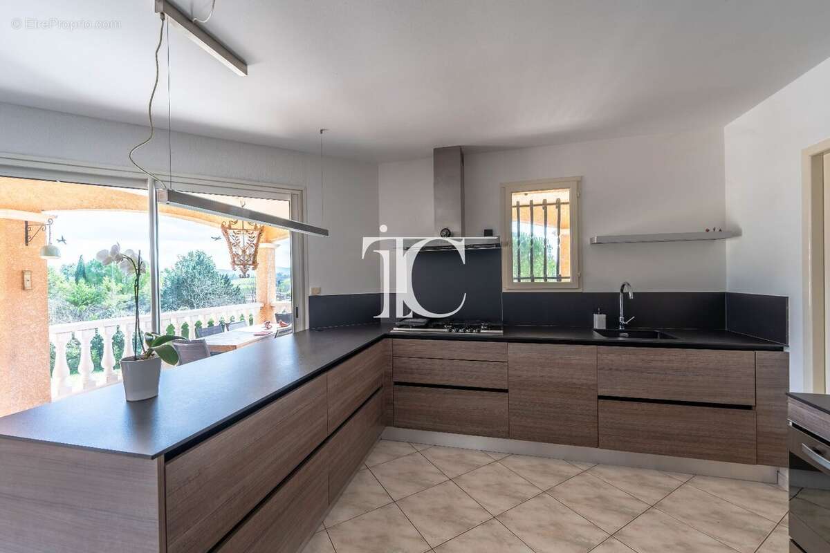 Maison à SAINT-JULIEN-DE-CASSAGNAS