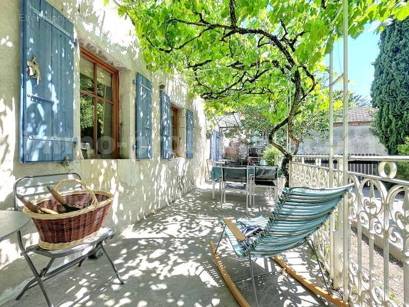 Maison_village_Fillinges_sejour_cuisine_chambre_terrasse_jardin_parking_ - Maison à FILLINGES