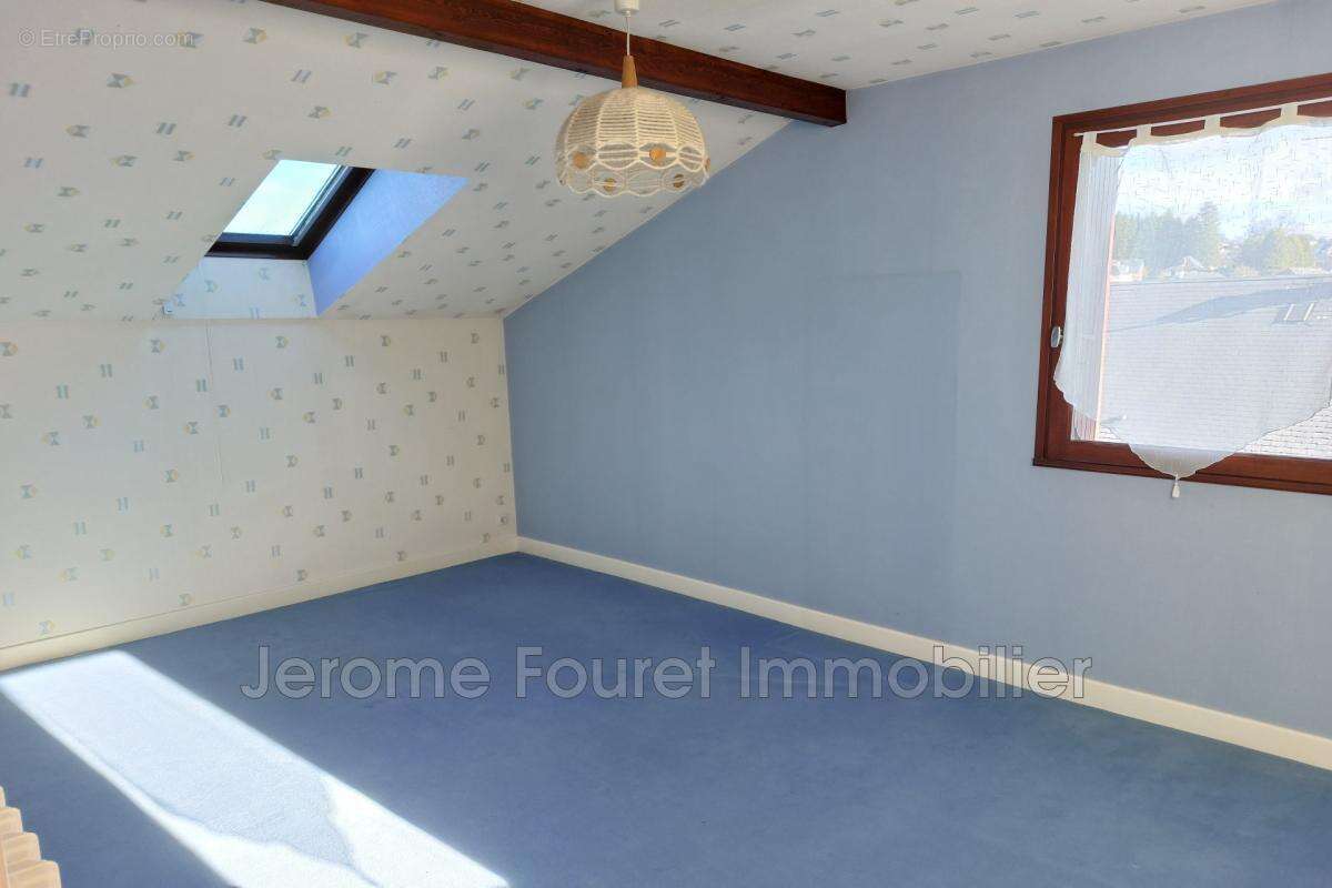 Maison à EGLETONS