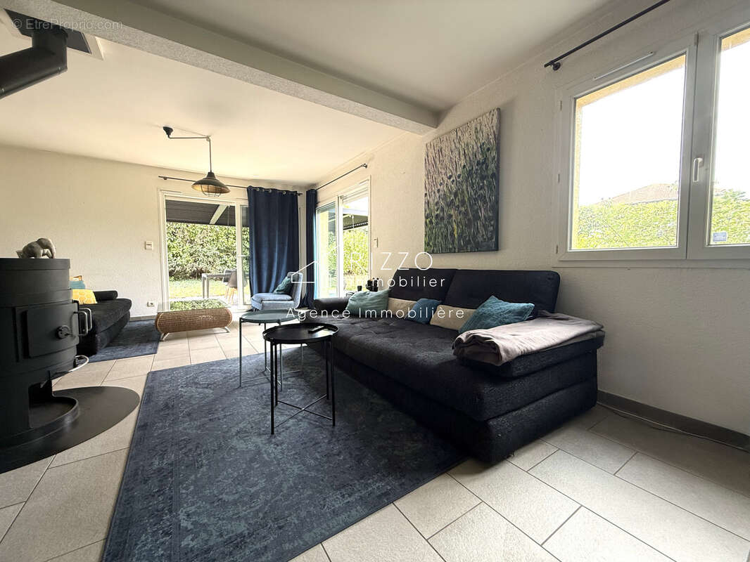 Magnifique maison individuelle de 185,84 m2 sur un terrain plat de 853 m2 à Valleiry - photo 4