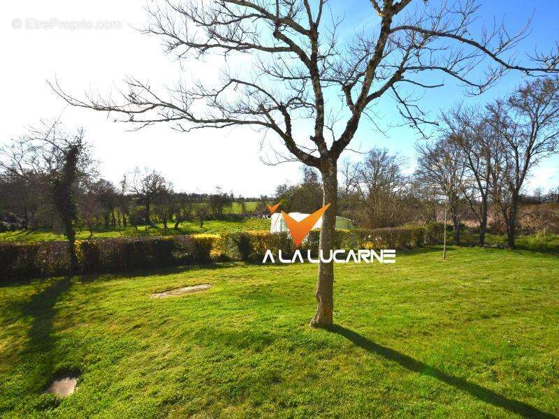 Maison à MONCOUTANT