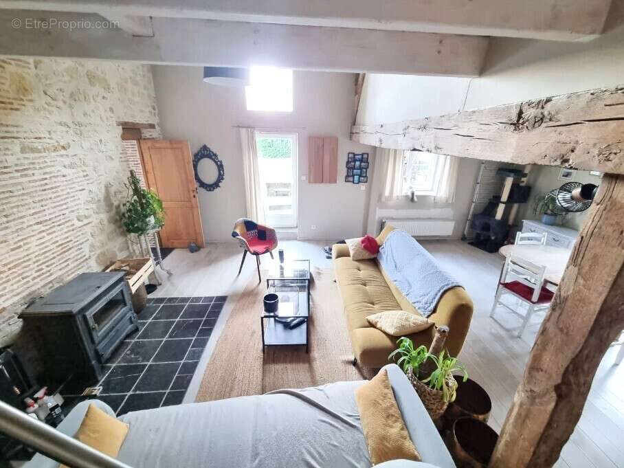 Maison à THEVET-SAINT-JULIEN