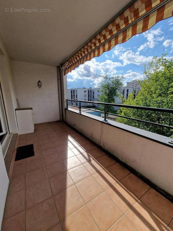   - Appartement à SAINT-PRIEST