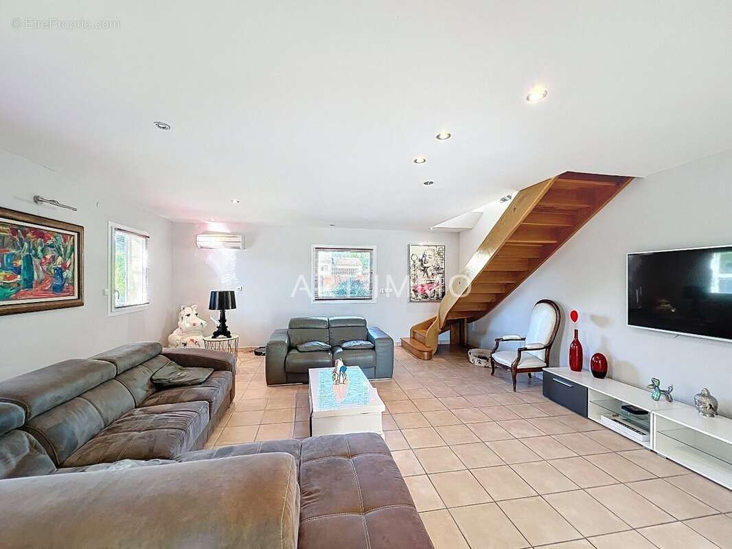 Maison à CABRIERES-D&#039;AVIGNON