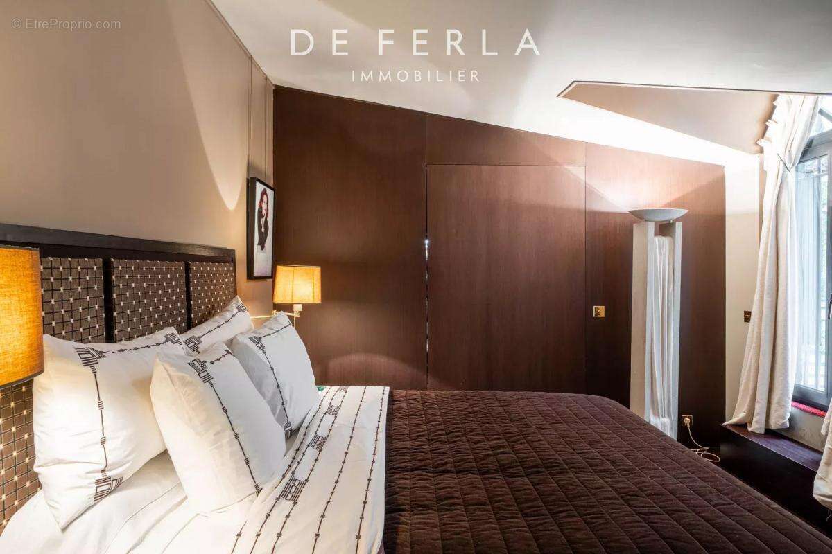 Appartement à PARIS-1E