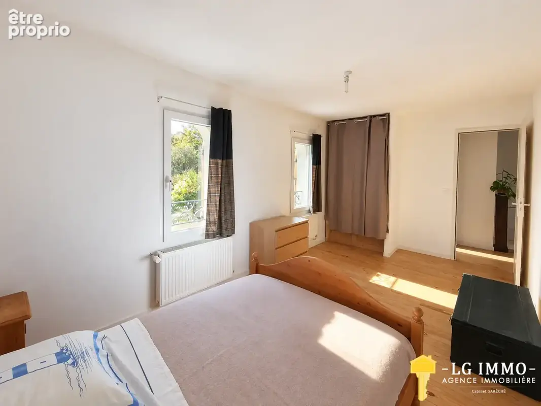Maison en pierre entièrement rénovée — 3 chambres — jardin clos — dpe a - photo 14