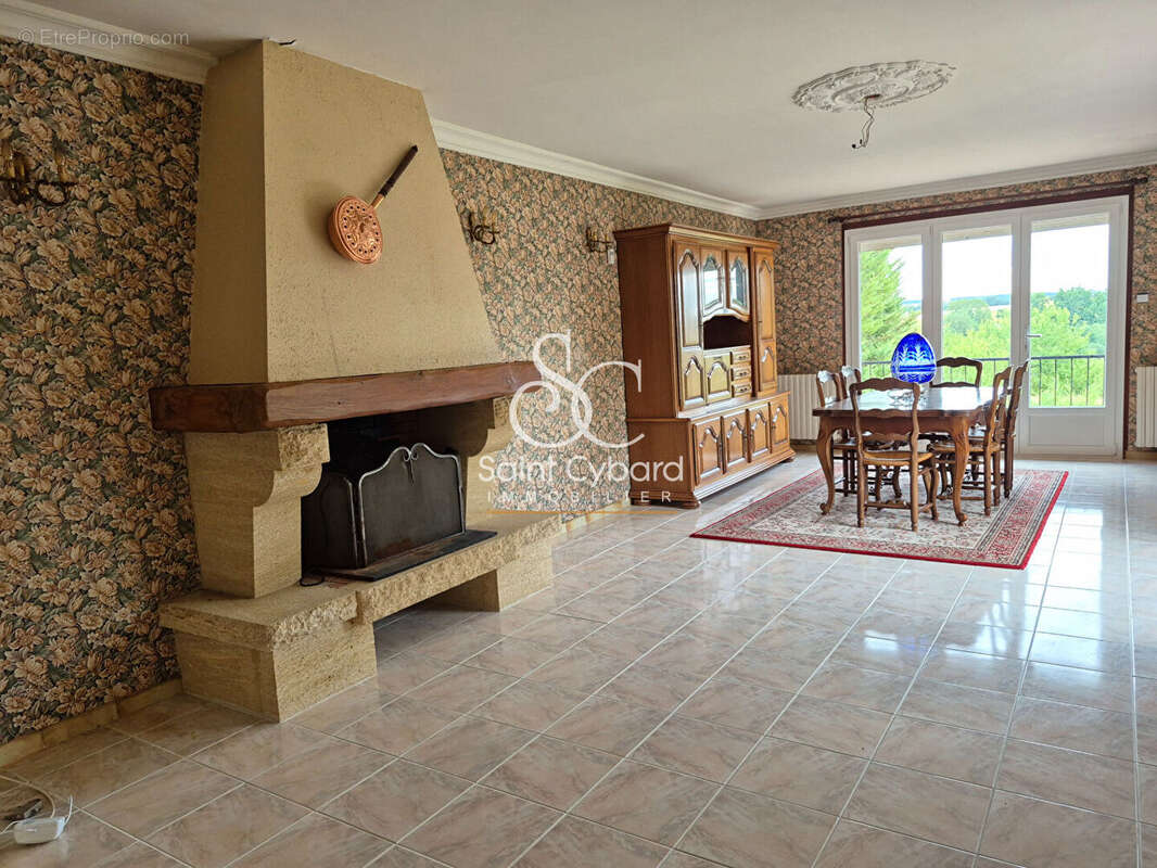 Maison à SAINT-AMANT-DE-BOIXE