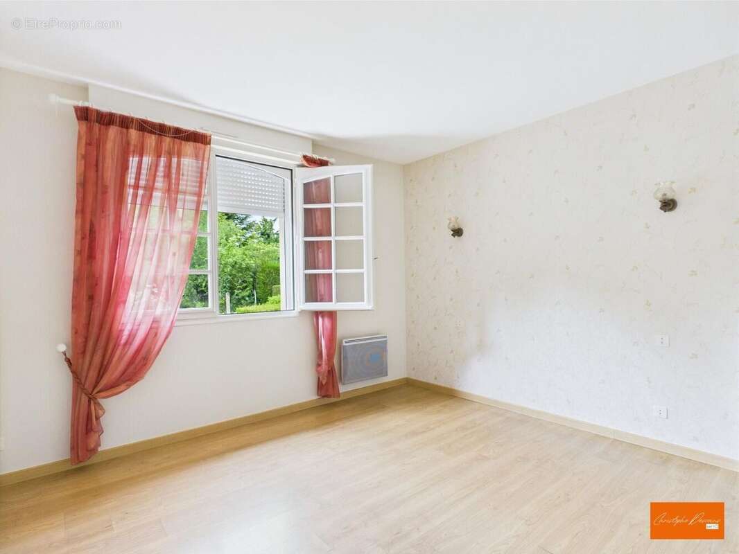 Photo 8 - Maison à SAINT-GEORGES-BUTTAVENT