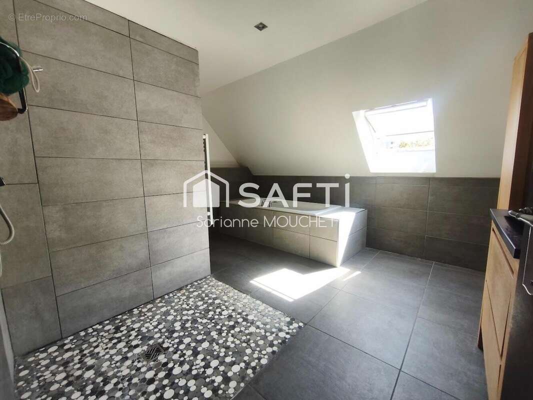 Appartement 130 m² à Exincourt  - photo 8