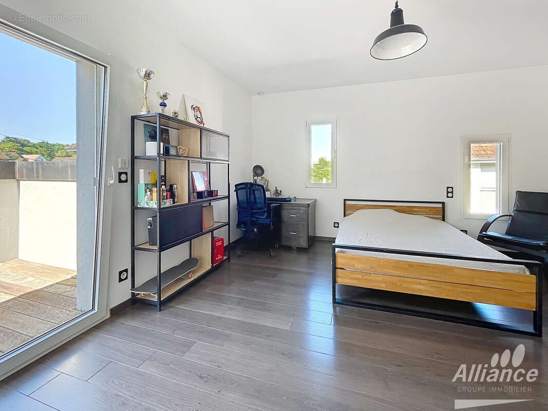 Maison de prestige de 162 m2  avec 4 chambres en lisière de forêt   Cadre atypique - photo 13