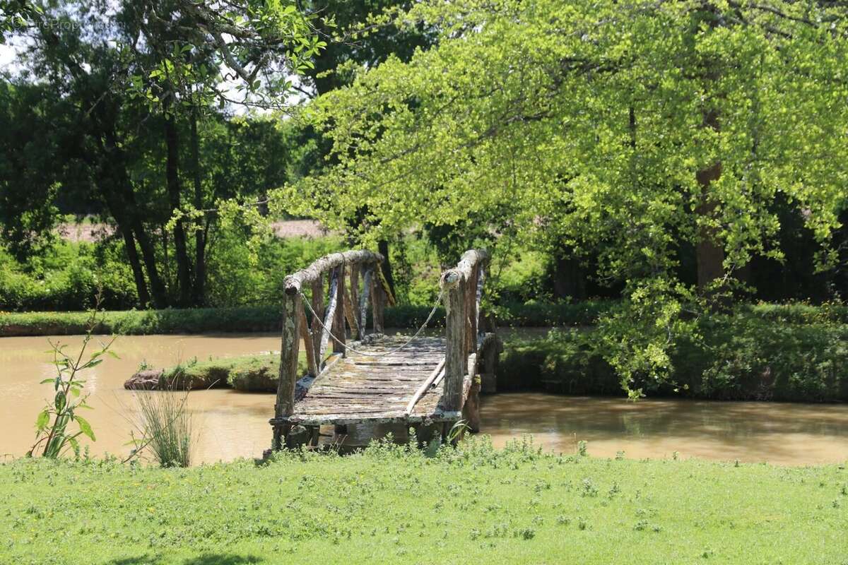 Maison à CROUSEILLES