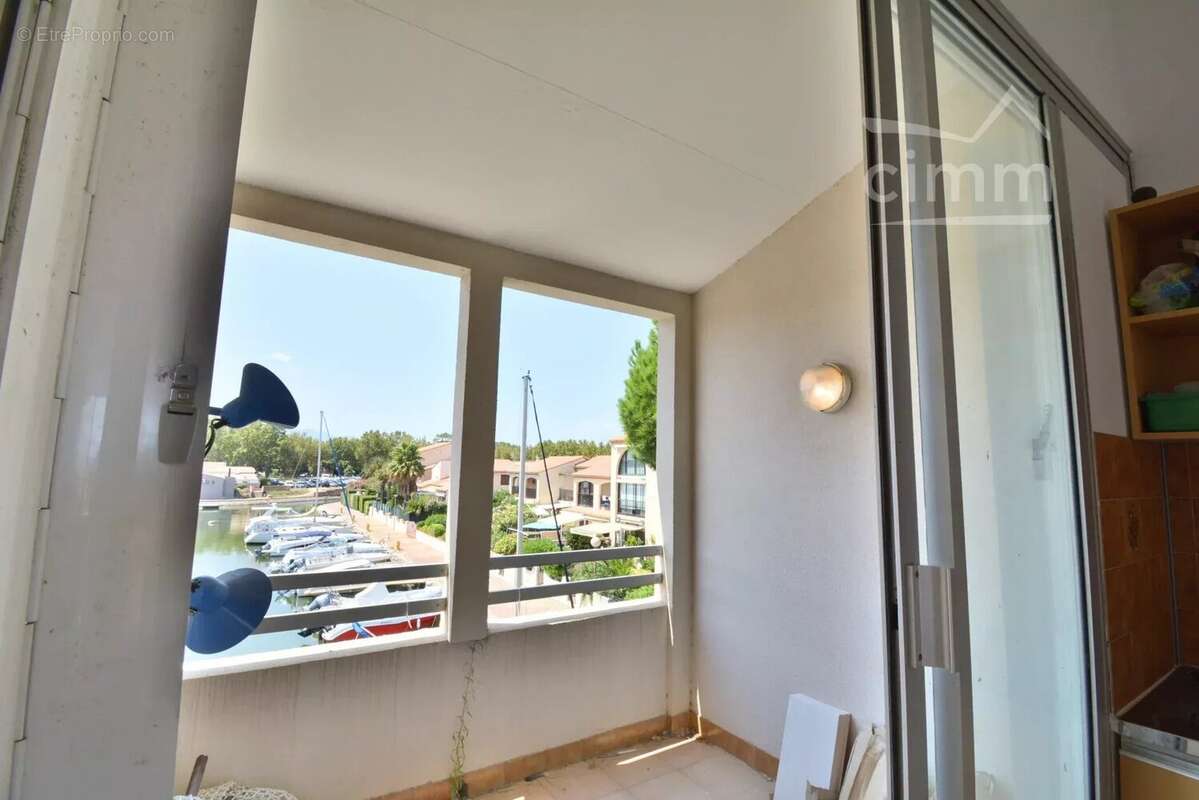 Vente - saint cyprien plage - en marina - bel appartement renove au 2eme et dernier etage - traversant  - 1 place de parking sec - photo 3