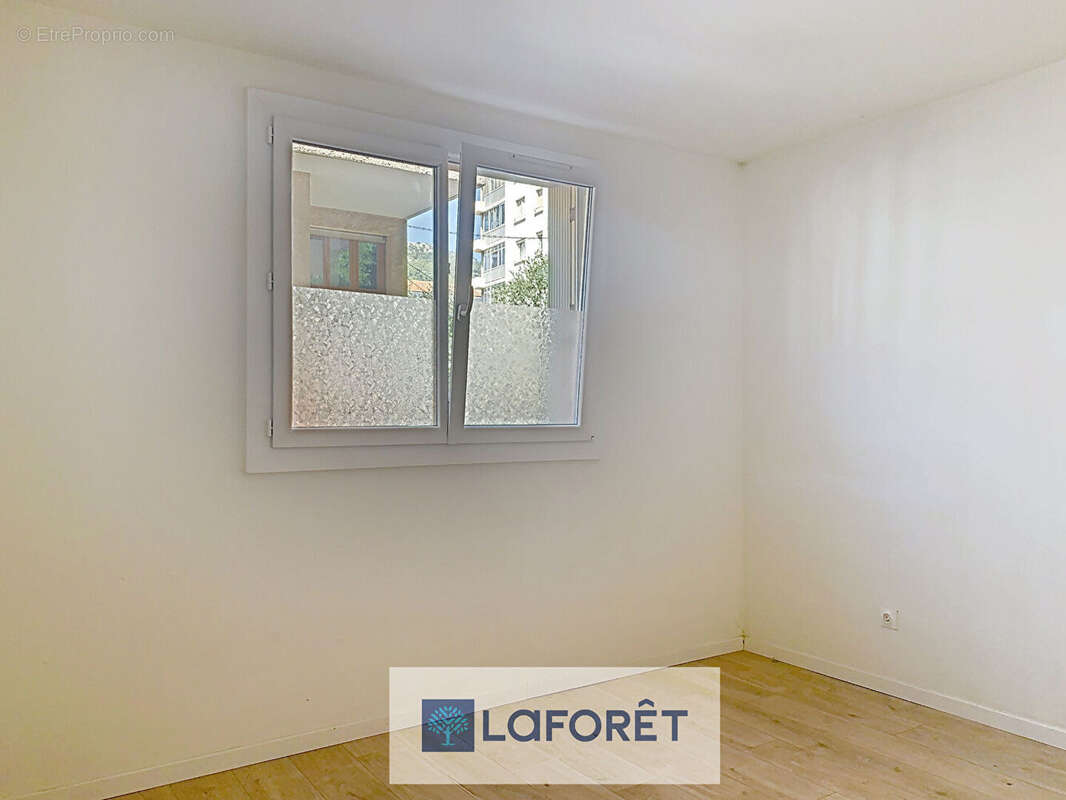 Appartement T3  Garage quartier Briancourt TOULON - photo 3