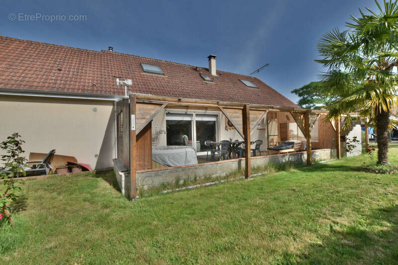 Maison à LA CHAPELLE-D'ALIGNE