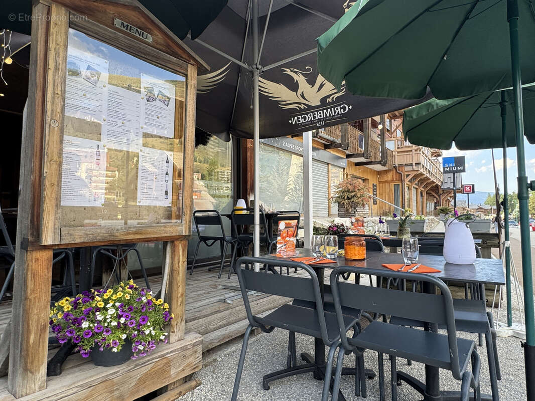 Restaurant avec logement sur l’avenue principale des Deux Alpes - photo 2