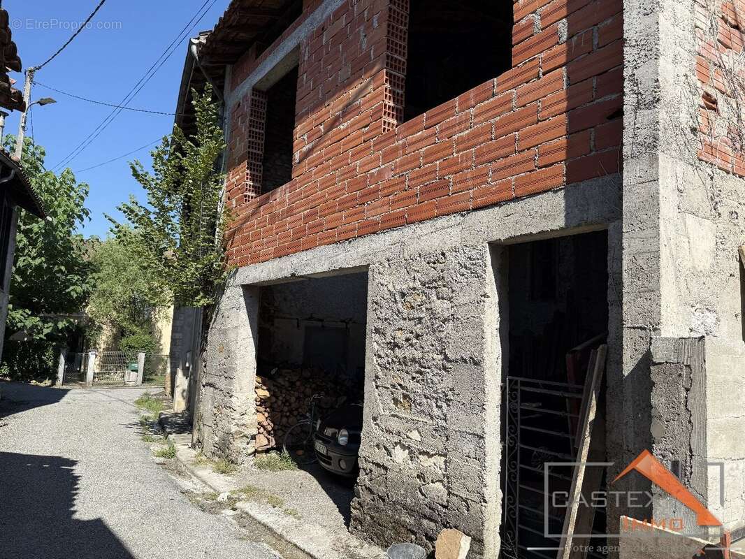 Maison de village avec dépendance et jardin - photo 7