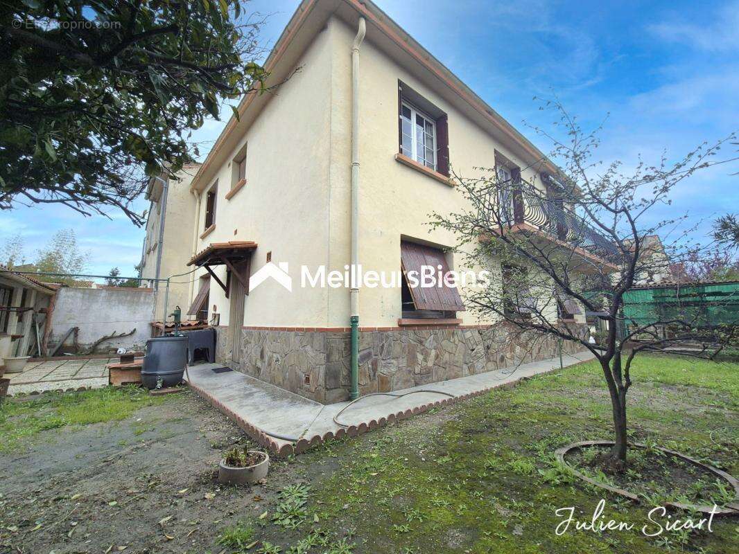 Maison à PEZILLA-LA-RIVIERE