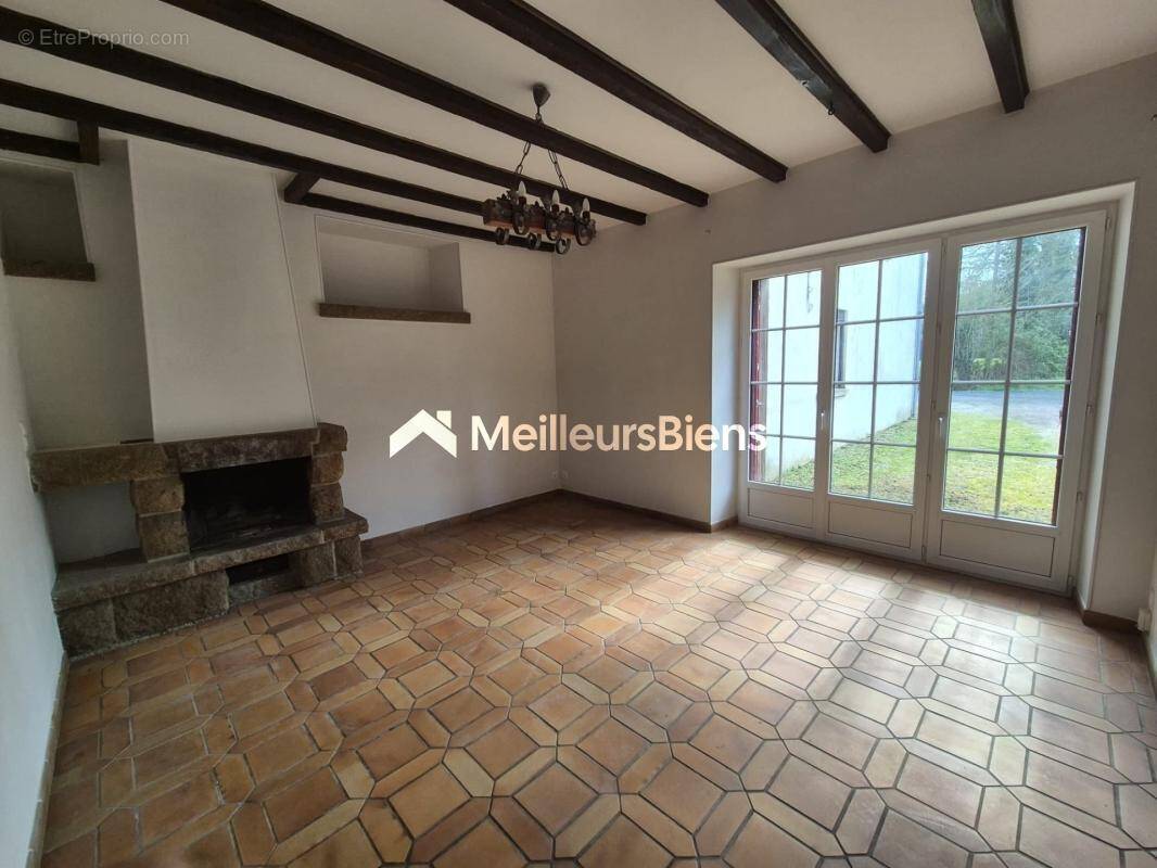 Maison à NOYAL-CHATILLON-SUR-SEICHE