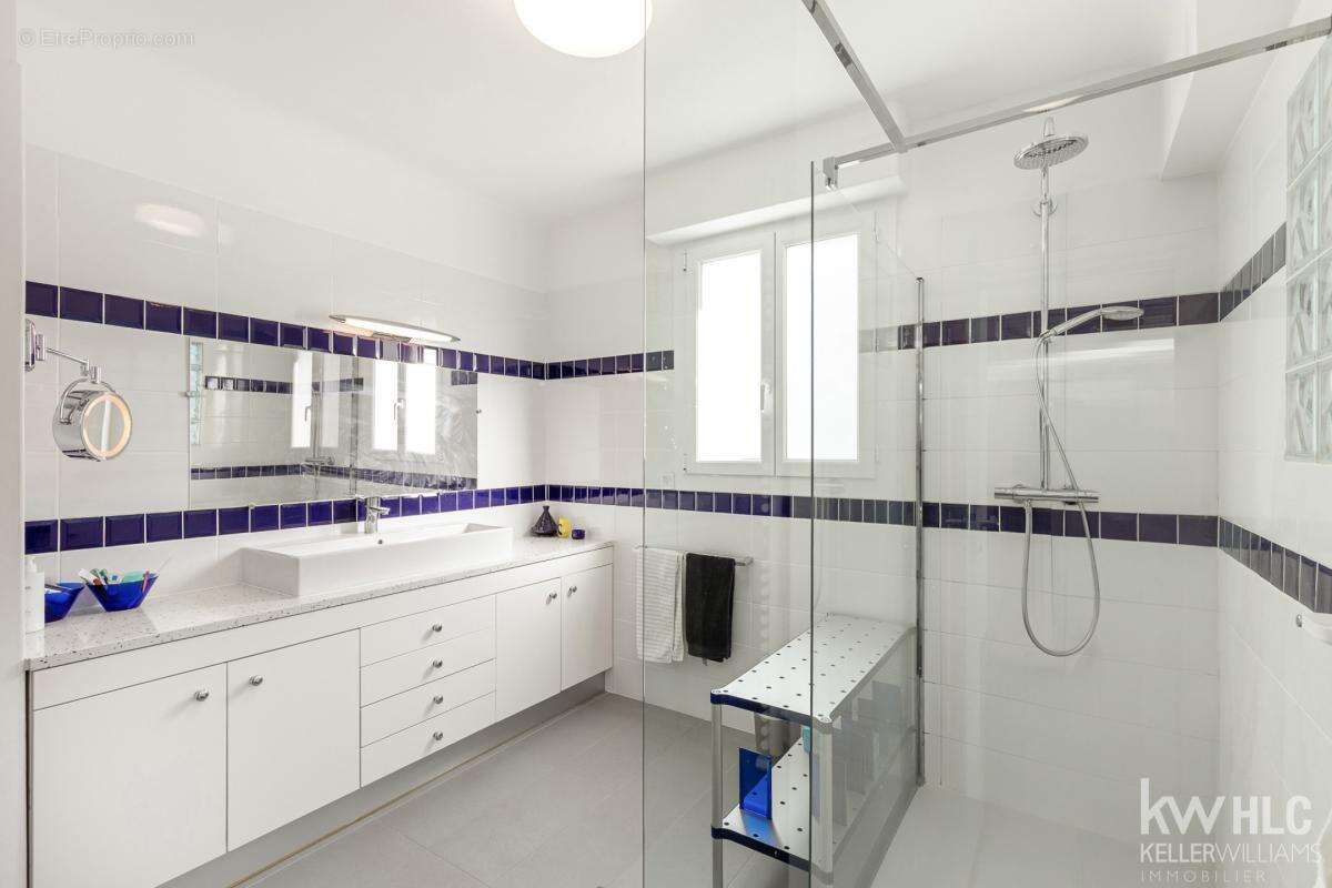 Maison à ROQUEFORT-LES-PINS