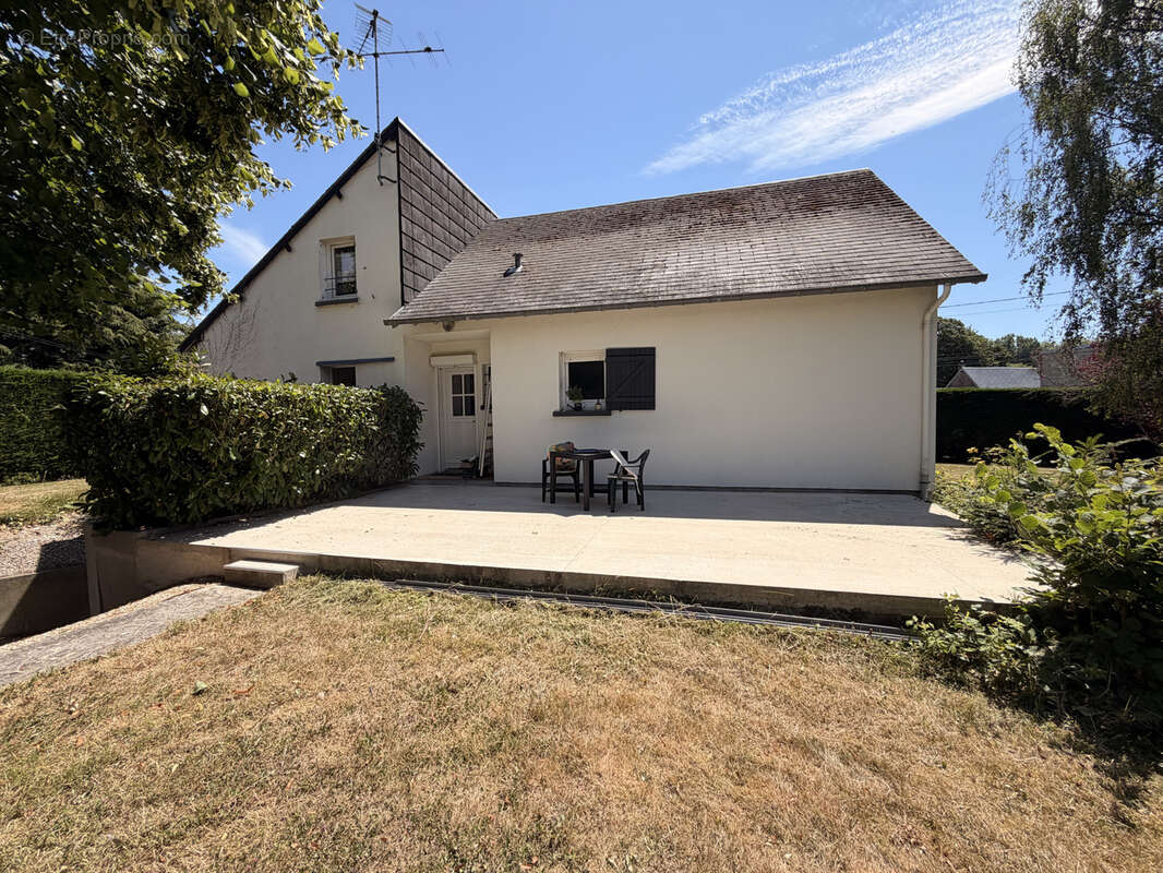 À Tully, Maison de 147m2 à vendre 260000 € - photo 2