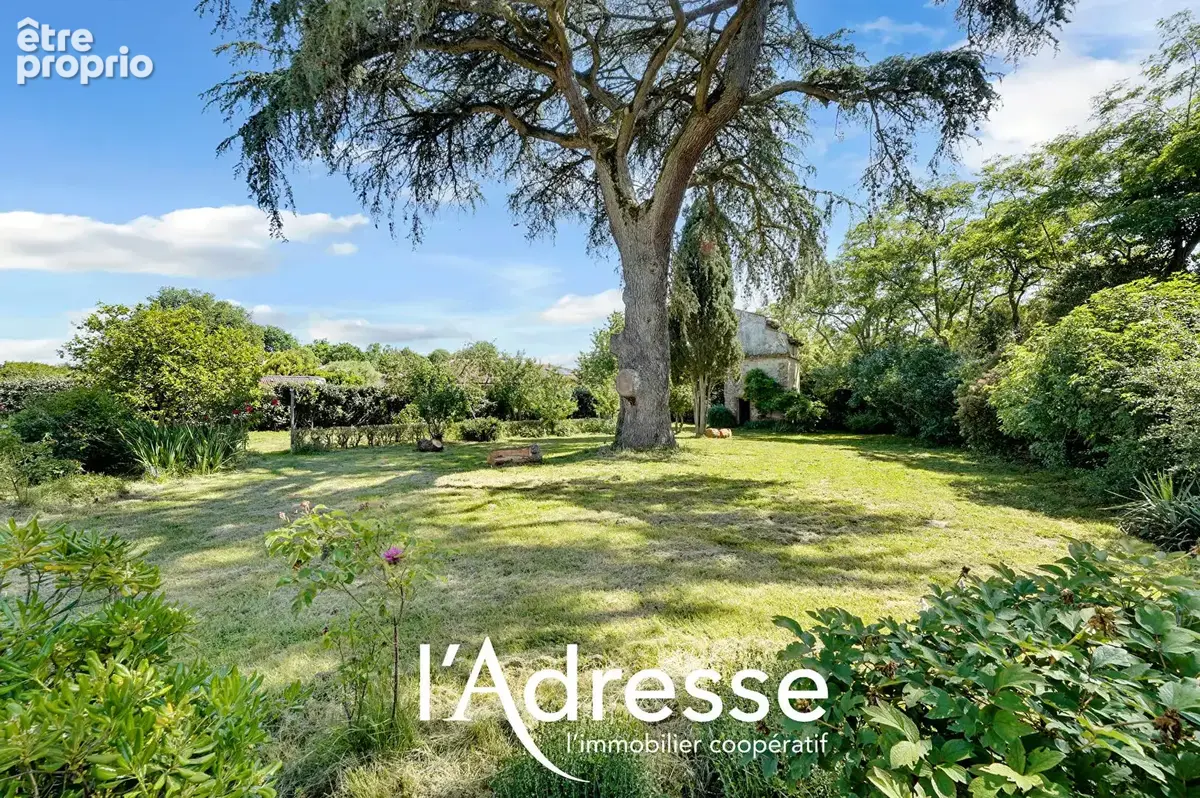 Exclusivité l'Adresse - Le BURGAUD - Maison de maître d'environ 290 m² avec parc arboré de 2 492 m², pigeonnier et dépendances - photo 18