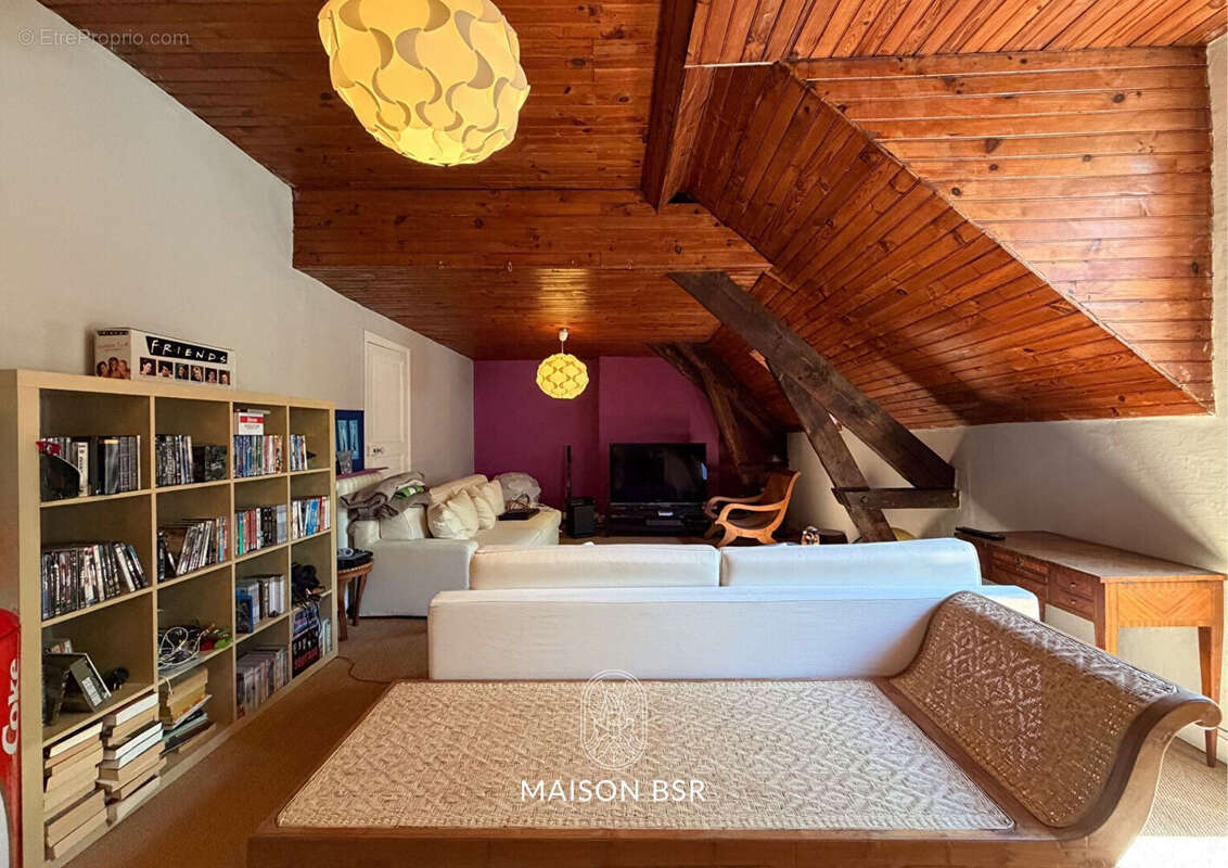 Rare hôtel particulier d'exception avec piscine intérieure et dépendance - photo 16